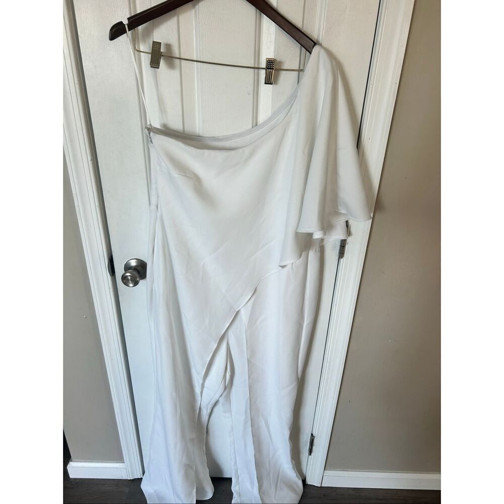 Venus white pant suit off the shoulder wedding suit size 16